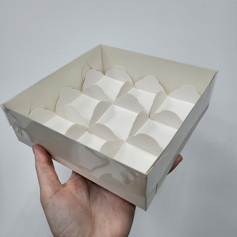 Коробка для моти с пластиковой крышкой на 9 штук 17,5*17,5*5,5 см