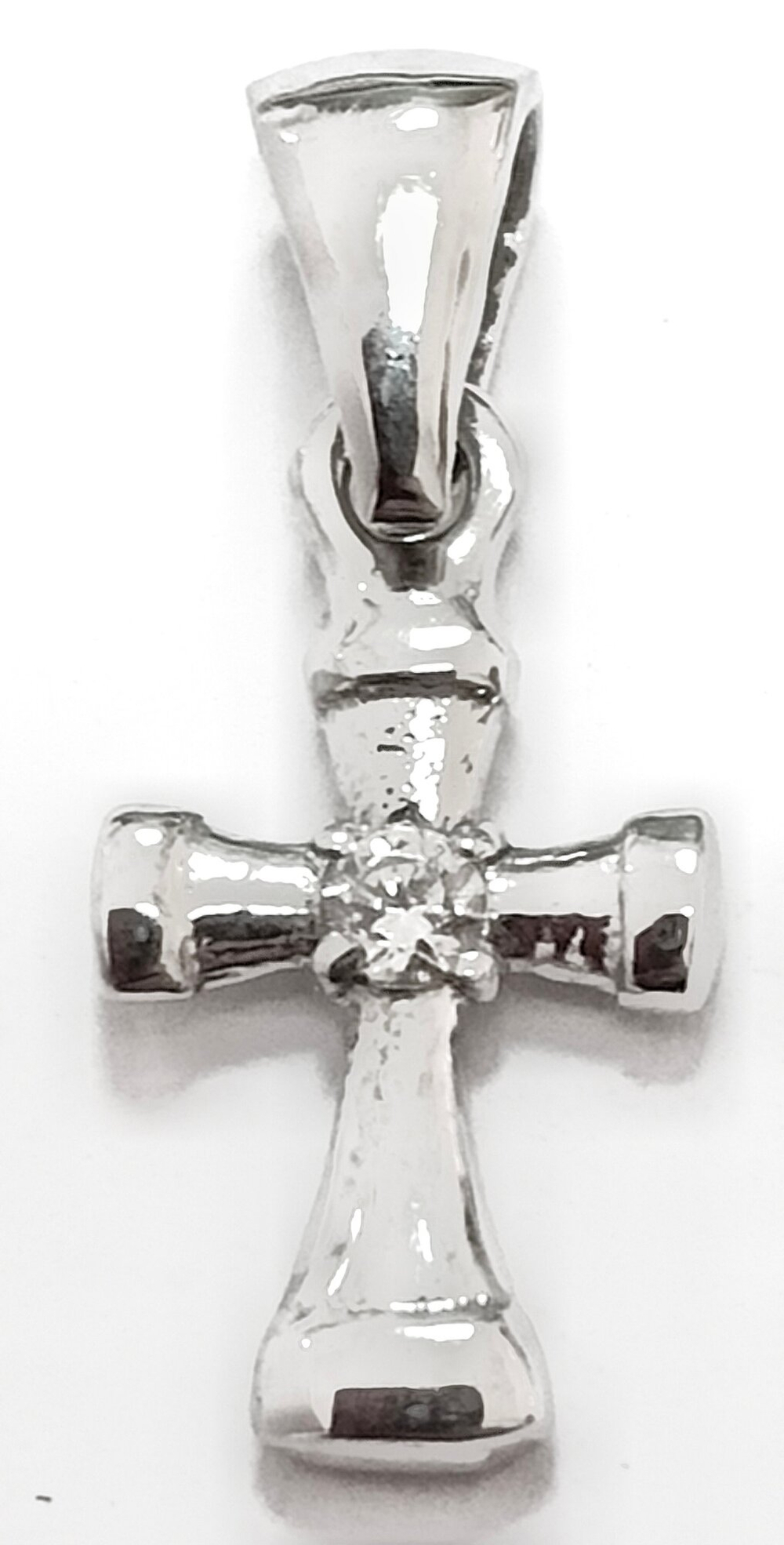 Ювелирный крест из серебра с фианитом