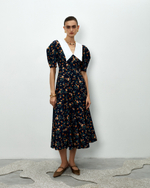 Платье с белым воротников