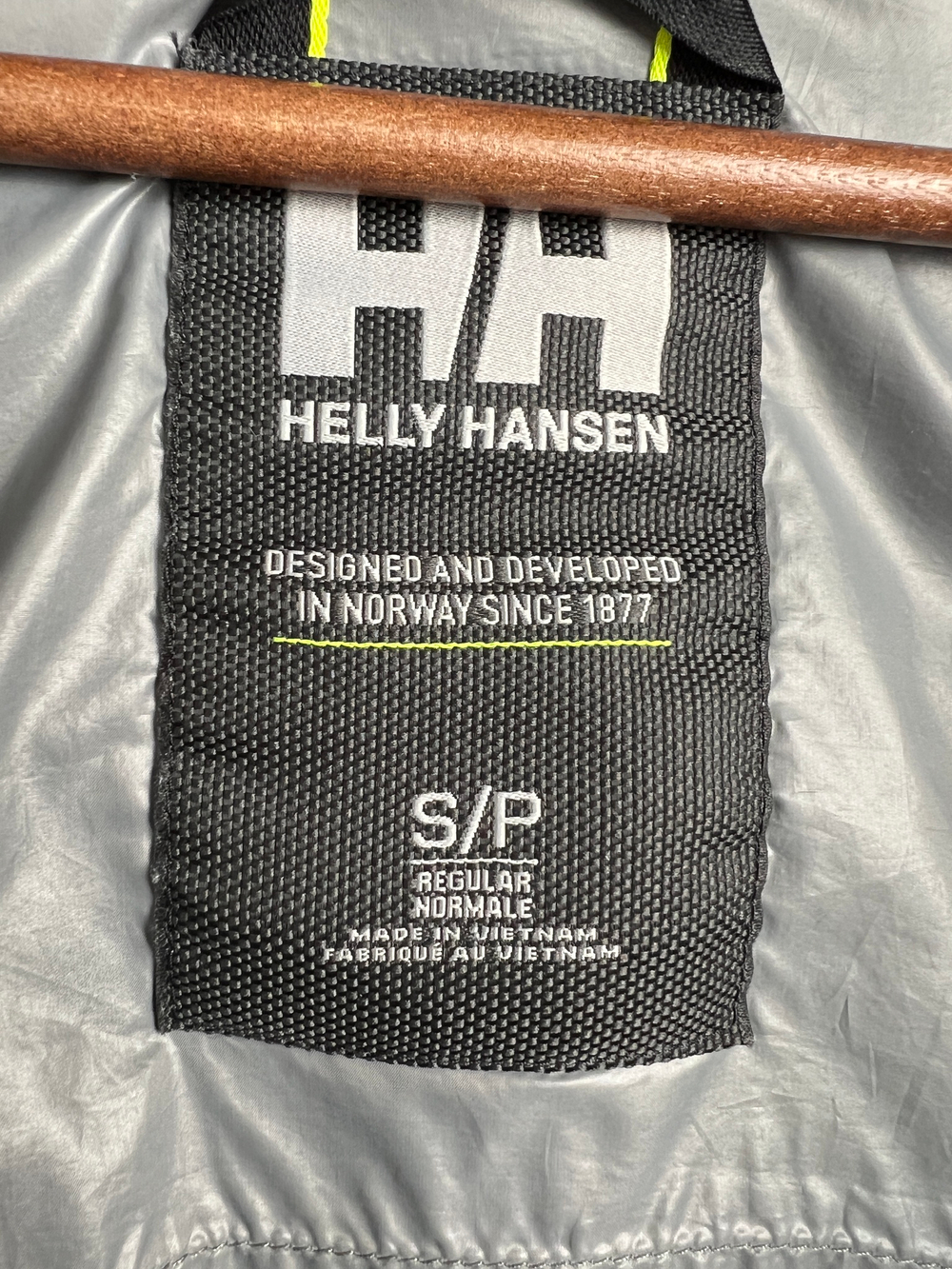 Пуховик Helly Hansen