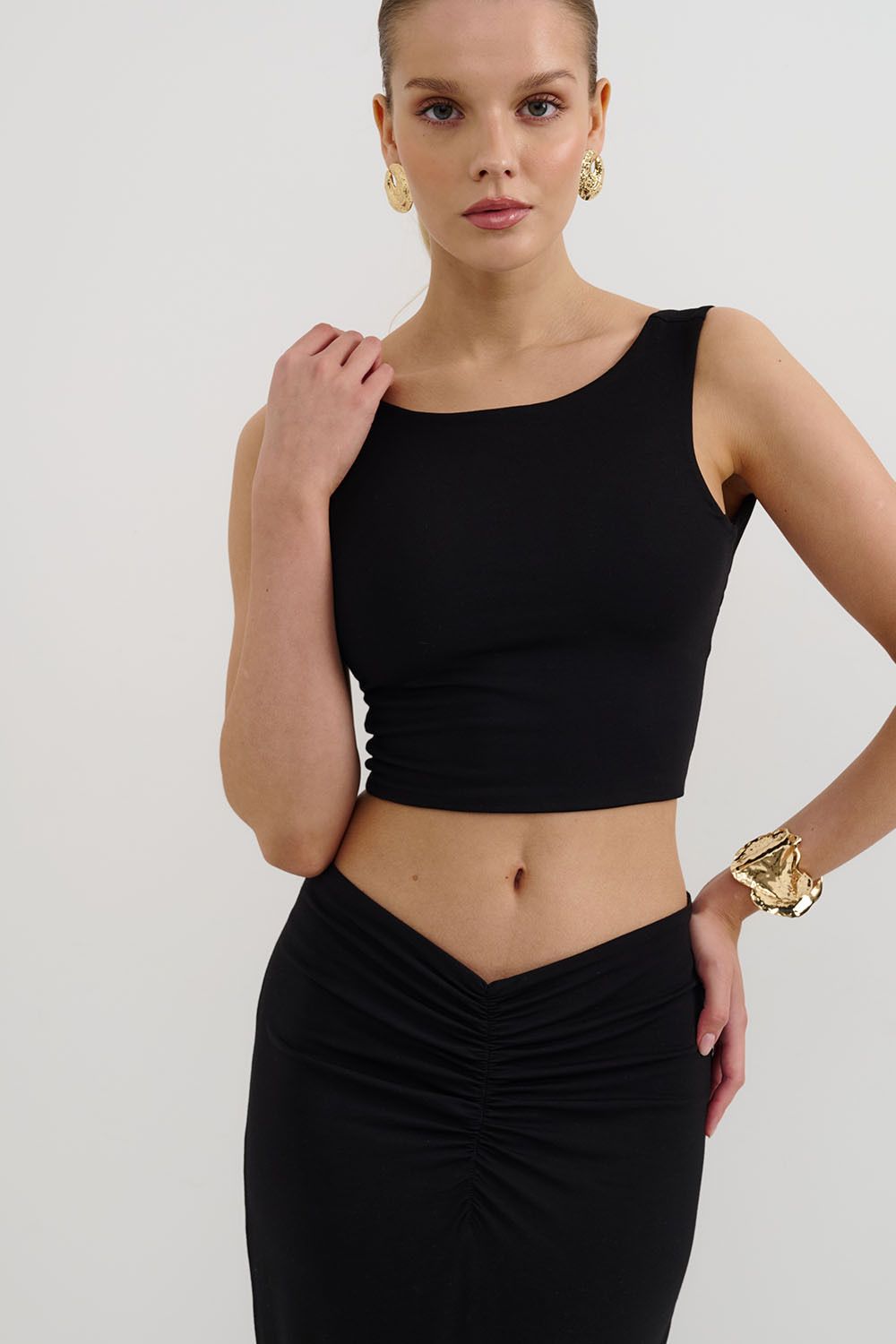 Топ с открытой спиной из вискозы черного цвета