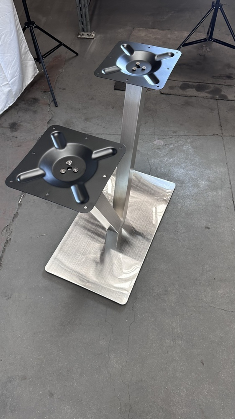 Подстолье стальное 1048EM