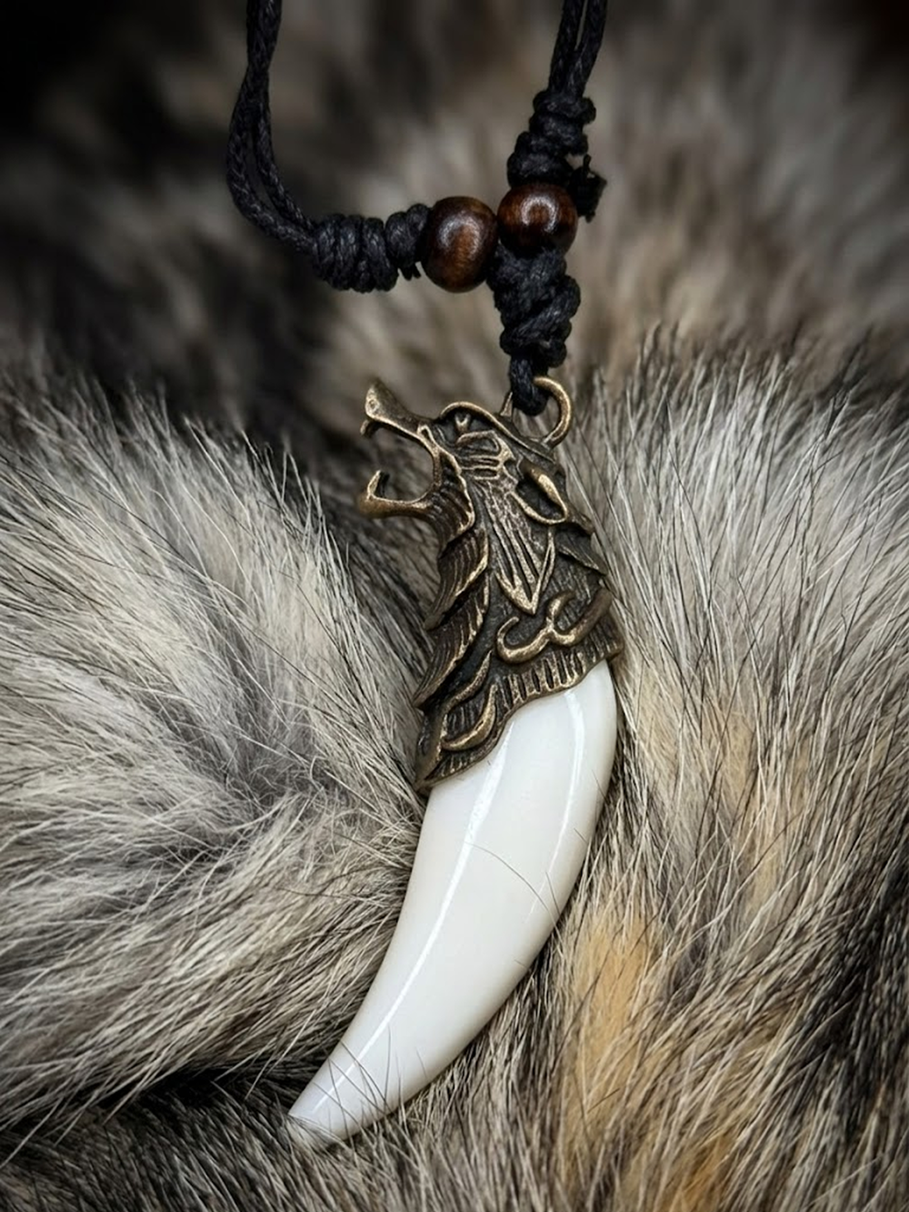 Амулет подвеска оберег Волчий Клык Зуб Волка талисман на шею