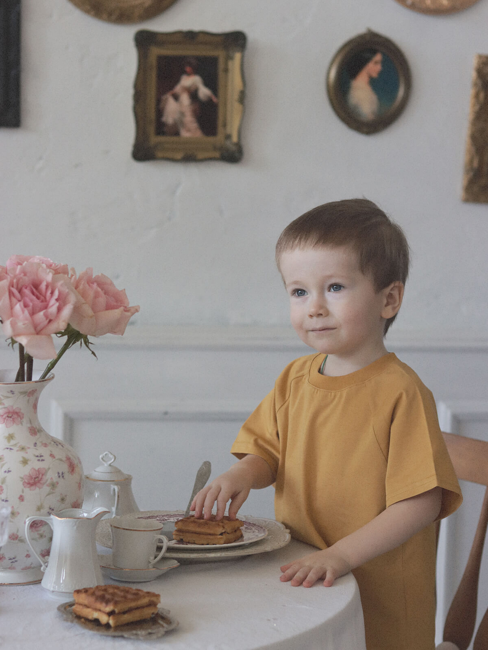 Футболка унисекс Mjölk Mustard