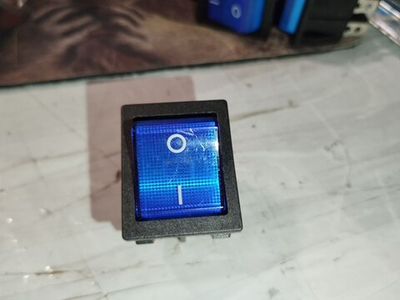 Выключатель синий 16А 250V, 20A 125V (4-х контакт.) клавишный