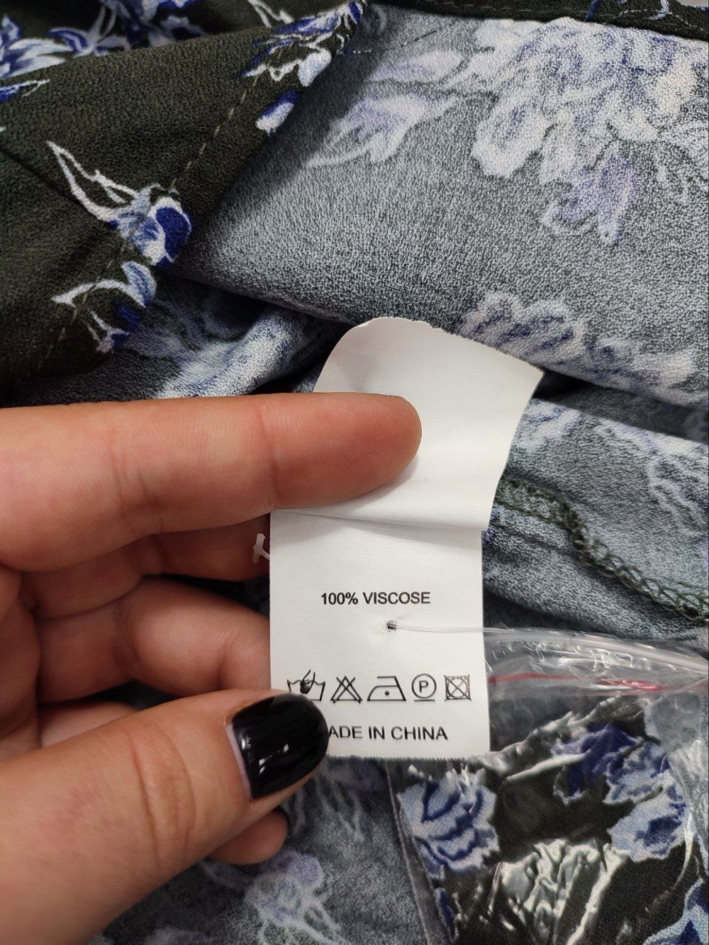 Платье из вискозы с цветами 44 размер