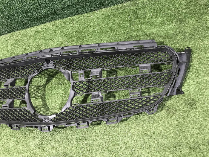 Решетка радиатора Mercedes E W213 (2016-2021)