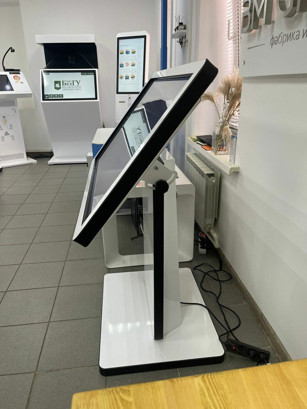 Интерактивный сенсорный стол BM Prototype New 43"