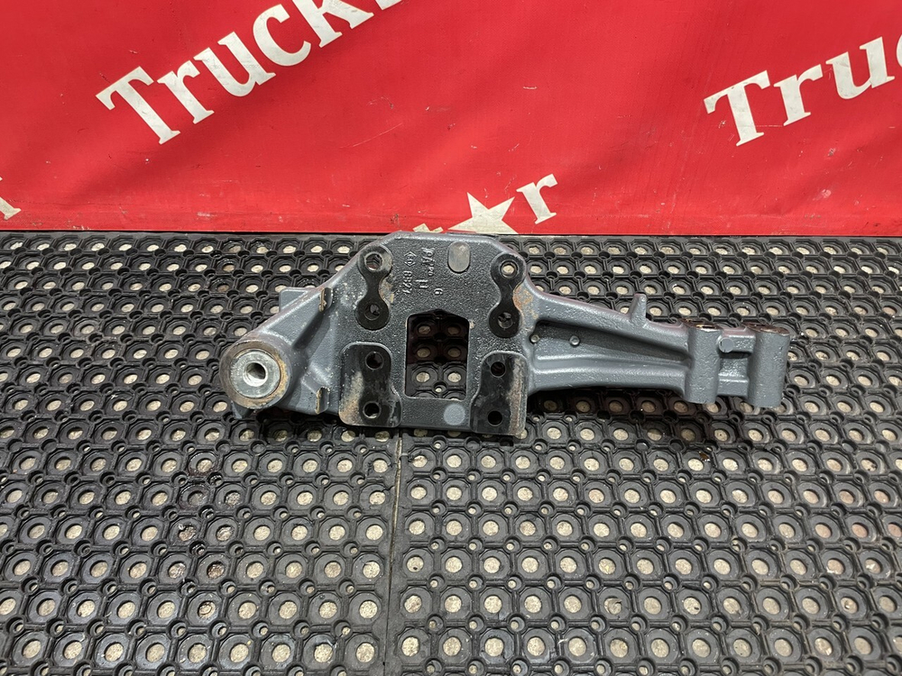 Кронштейн рессоры передней правый 2020г.