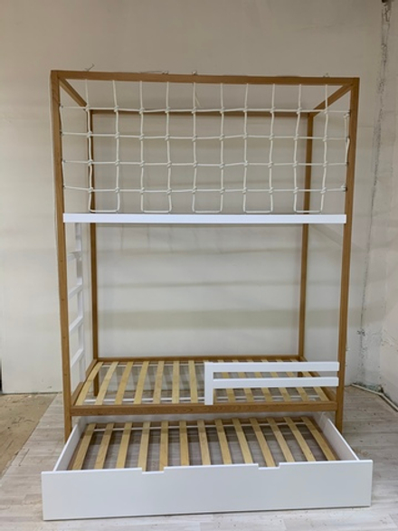 Двухэтажные кровати с сеткой и выкатным спальным местом