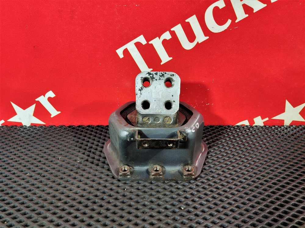 Подушка двигателя задняя