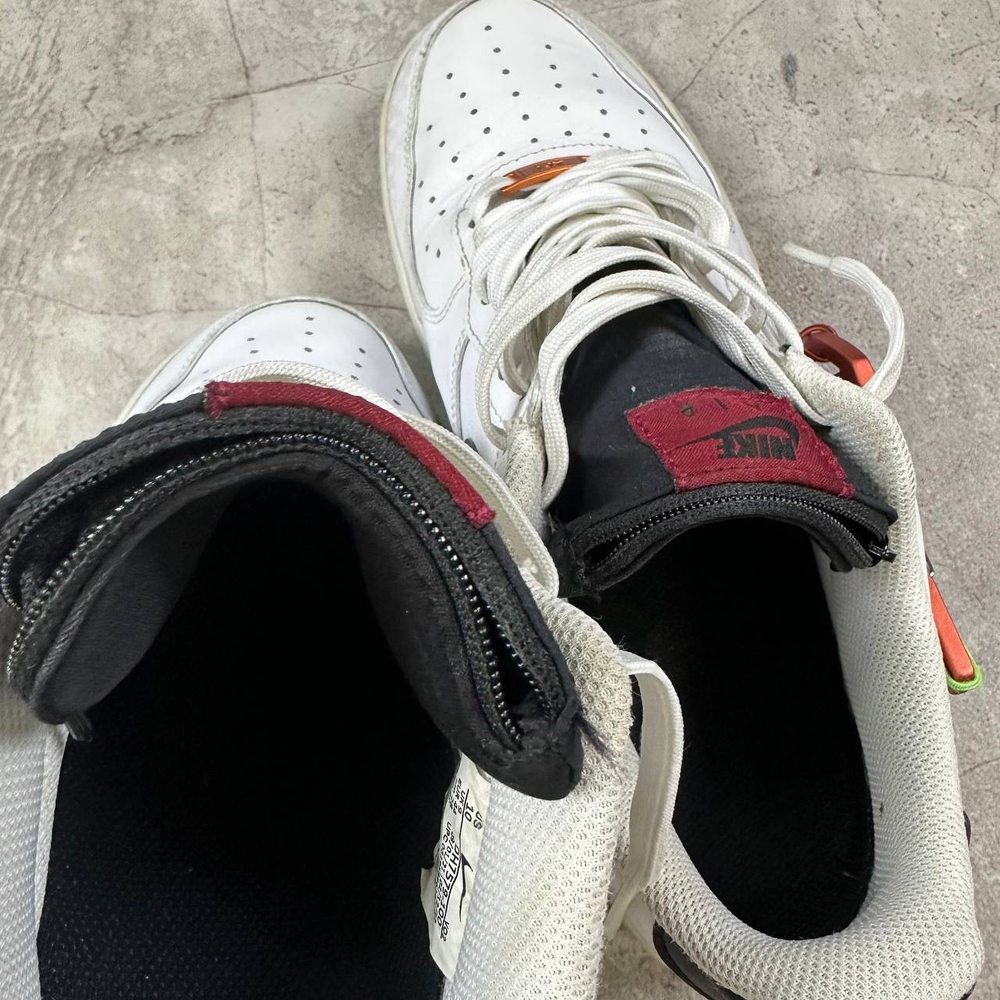 Nike Air Force 1 Low Carabiner Swoosh