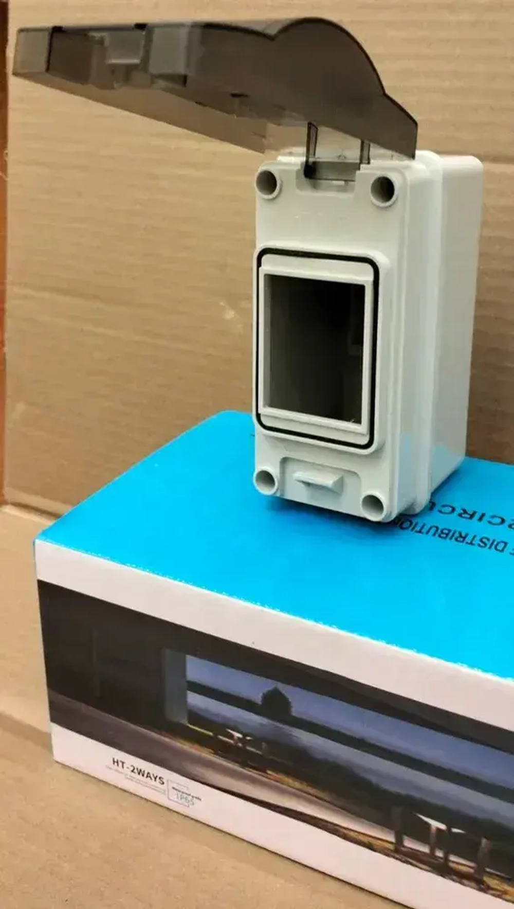 Щит(бокс) навесной ЩРН-П на 2 модуля, влагозащищенный, IP 65