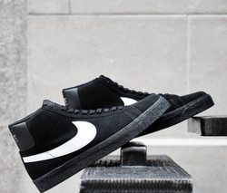 Кроссовки Nike SB Zoom Blazer Mid 'Black' 864349-007