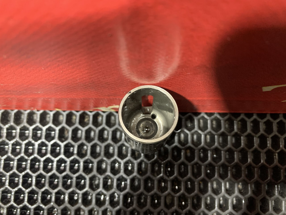 Толкатель впускного клапана