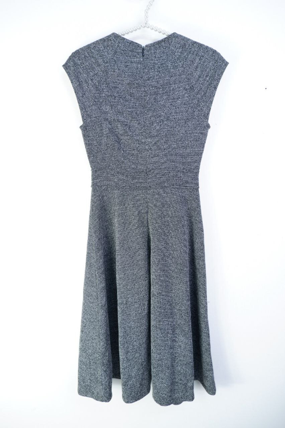 Платье H&M аккуратное 40 размер