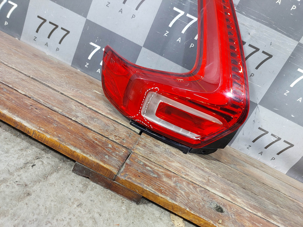 Фонарь задний левый Volvo XC40 17-нв Б/У Оригинал 31446790