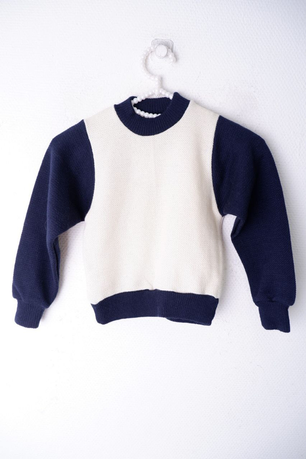 Джемпер базовый на 4 года