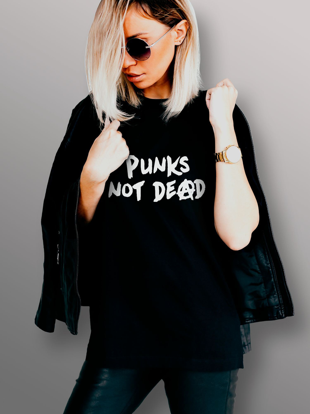 Футболка Punks not dead