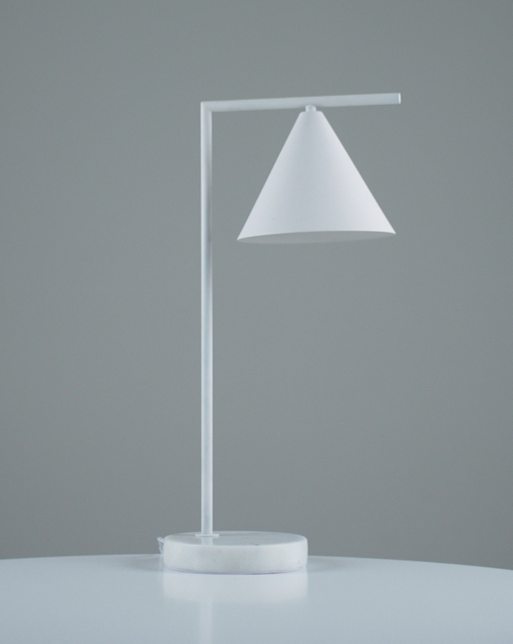 Лампа настольная Moderli V11596-1T Omaha