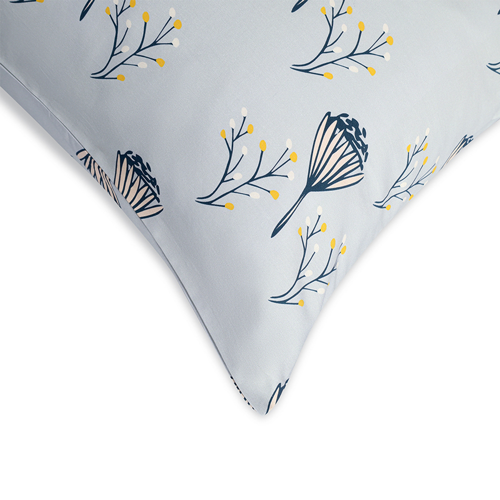 Комплект постельного белья "Полевые цветы" из премиального сатина из коллекции russian north, 150х200 см