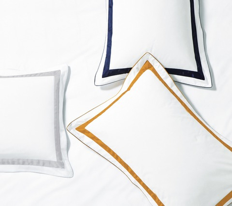 Постельное белье 2 спальное евро Blanc des Vosges Egerie Bleu Corinthe белое с темно-синей отделкой