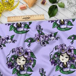 Ткань мембрана девушка с венком фиолетовых цветов
