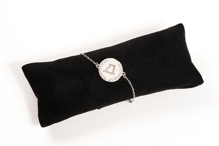 Браслет серебряный с подвеской "Д"