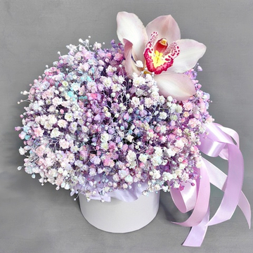 Композиция с гипсофилой и орхидеей