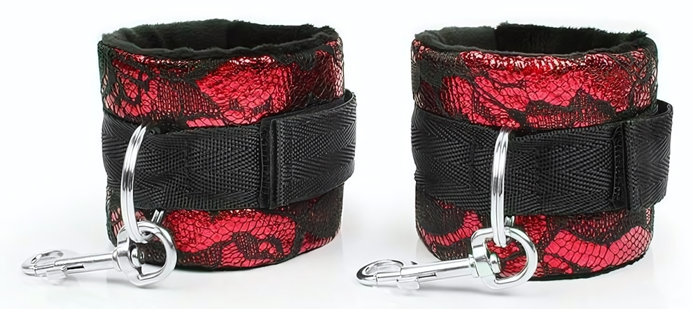 Красно-черные наручники с карабинами (Цвет: красный с черным)