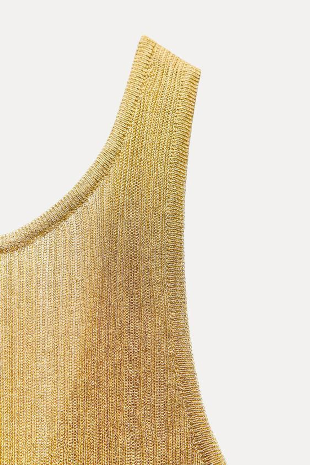ZARA ТРИКОТАЖНЫЙ ТОП ТОНКОГО ЦВЕТА С БЛЕСТЯЩЕЙ НИТЬЮ, ЗОЛОТИСТЫЙ