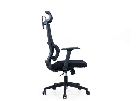 Кресло офисное Норден / Бейкер / Baker / черный  пластик /черная сетка / черная ткань