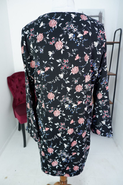 Платье цветочное с ассиметричным воротом 54 размер