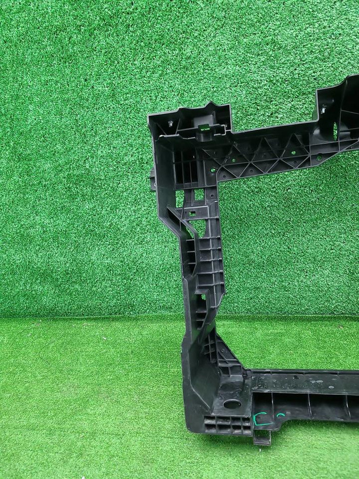 Телевизор Hongqi HS5 (2019-н.в.)