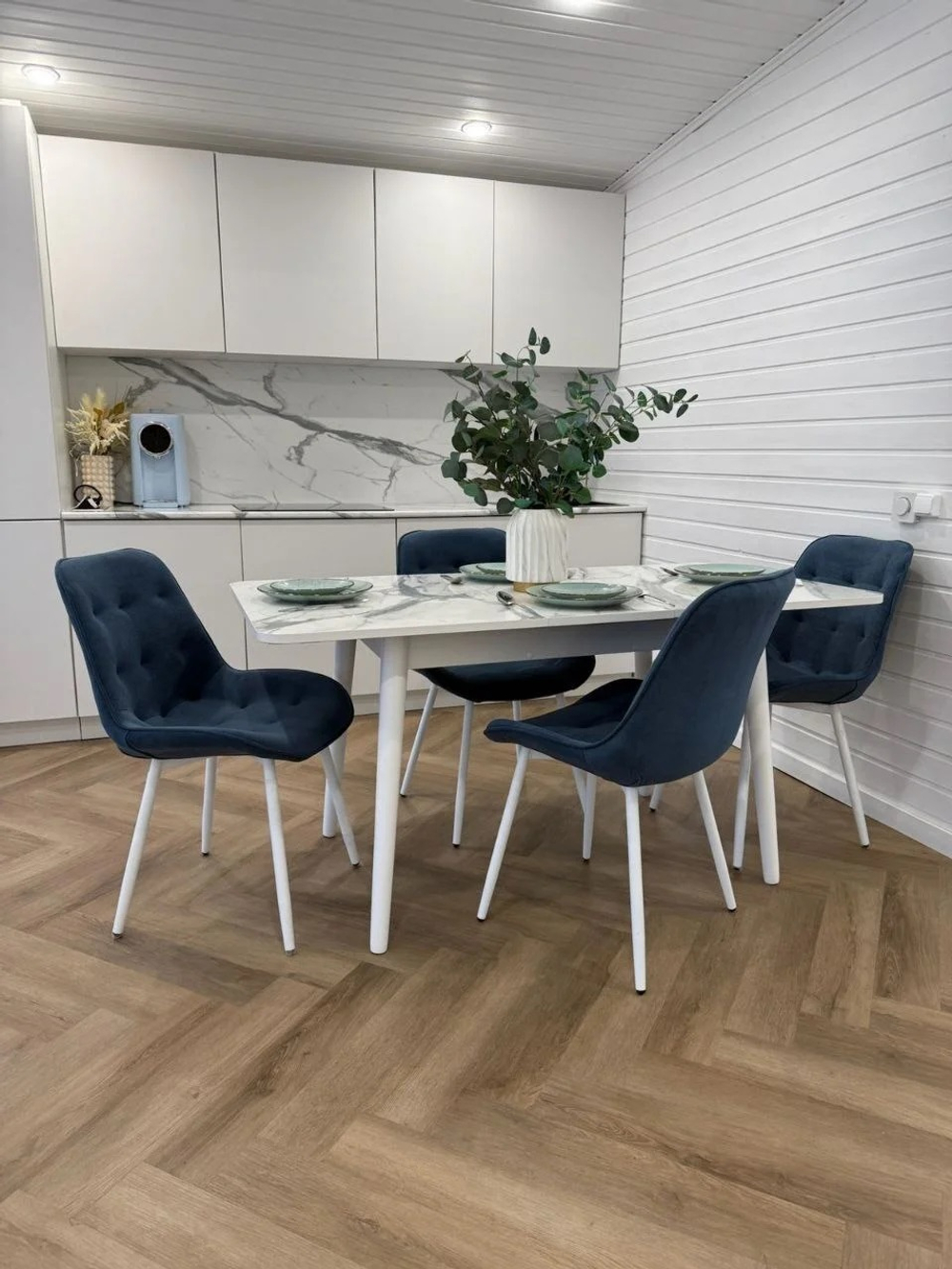 Обеденная группа NGVK стол белый мрамор стулья Бостон синие
