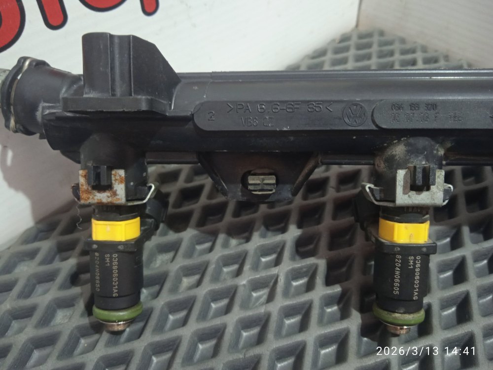 Топливная рампа с форсунками Шкода Октавия А5 Б/У