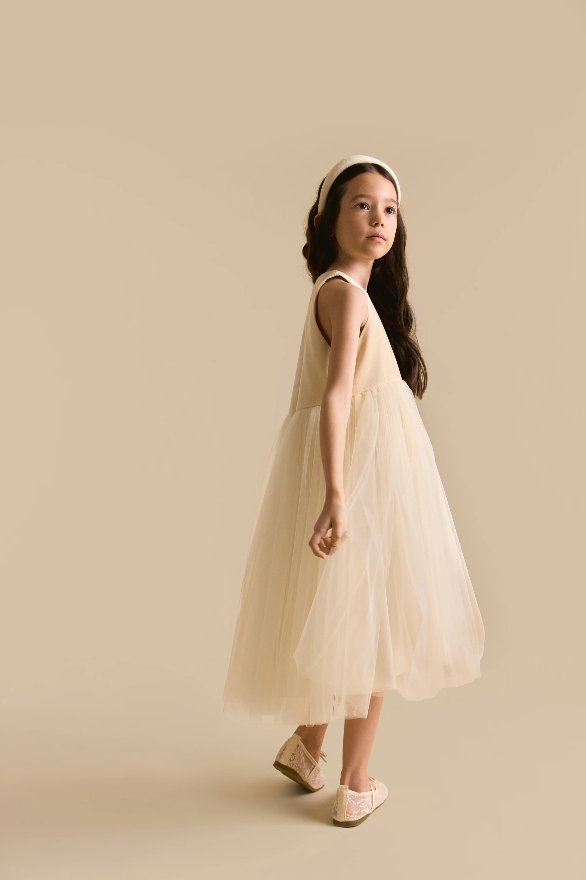 Платье из бархата и сетки