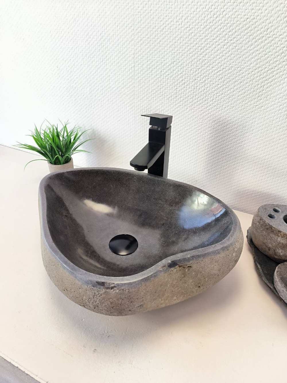 Раковина из речного камня RS-65970 49х35х15 из натурального камня