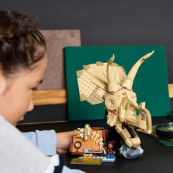 LEGO Jurassic World - Скелеты динозавров: череп трехрогого динозавра 76969