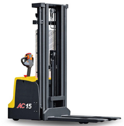 Штабелер электрический самоходный CHL CDD15J-ZSM 1,5 т 4 м