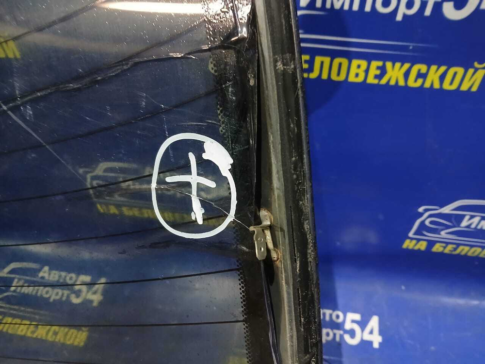 Стекло заднее TOYOTA CARINA E 1992