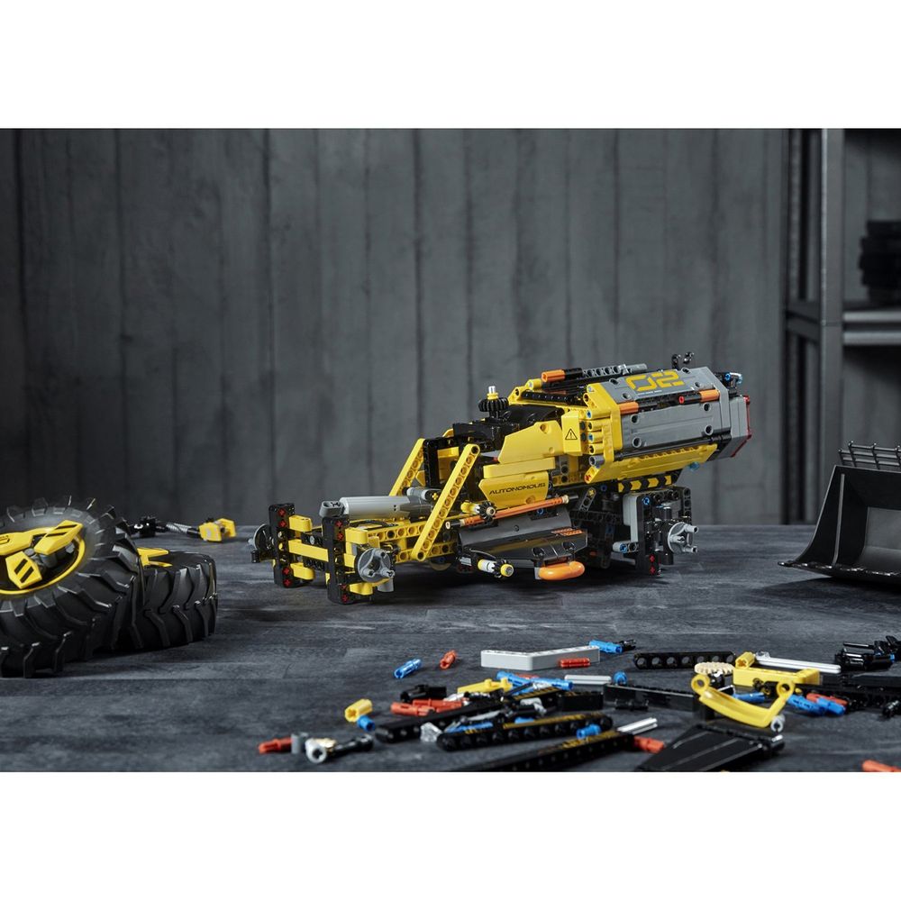 VOLVO колёсный погрузчик ZEUX 2 в 1 Technic LEGO