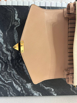 Сумка Louis Vuitton Pochette metis