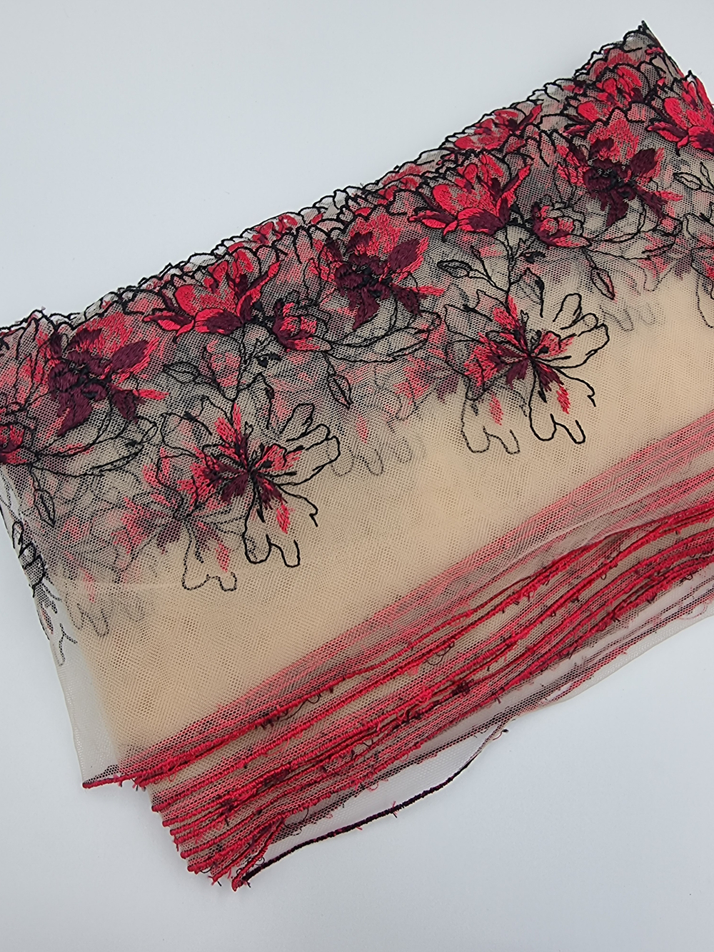 Вышивка на сетке бежевый/бордовый К800 правая 15,5 см