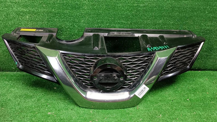 Решетка радиатора Nissan X-Trail T32 (2013-2019)