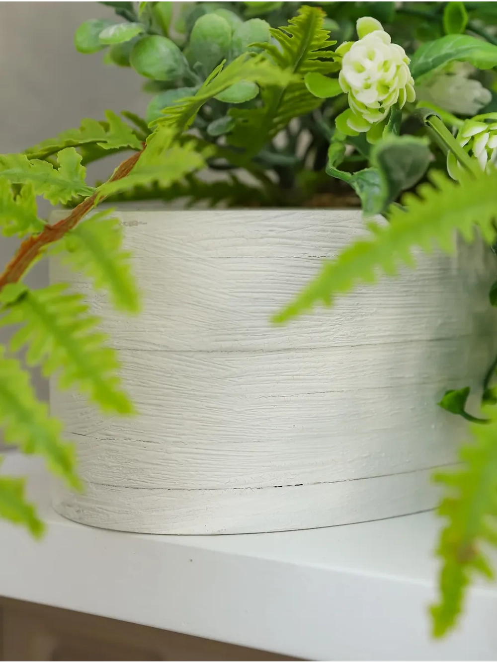 Искусственные цветы на стену в кашпо