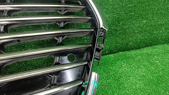 Решетка радиатора Genesis G90 (2016-2019)