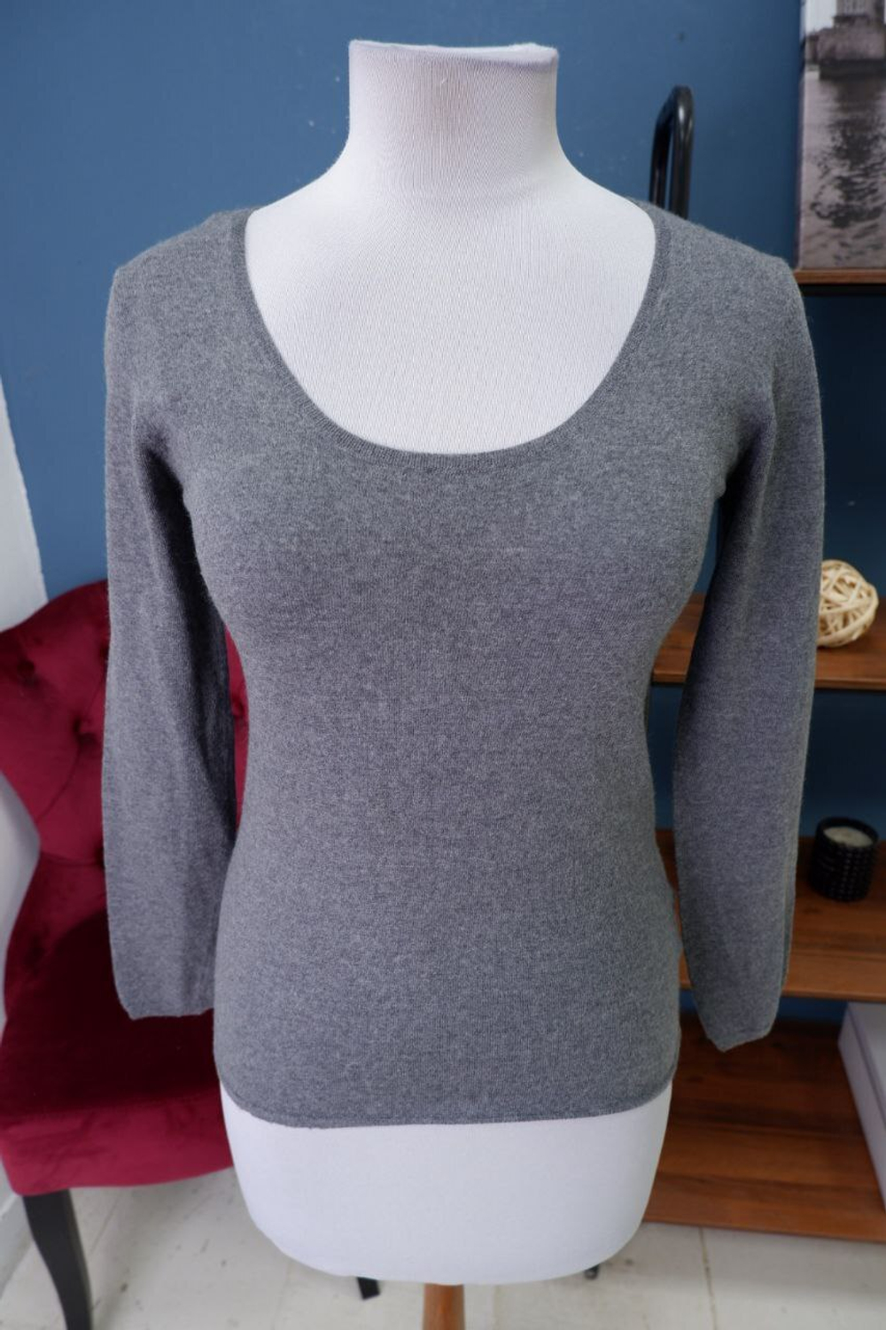 Джемпер стильный шерстяной 40 размер