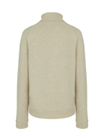 Свитер бежевого цвета