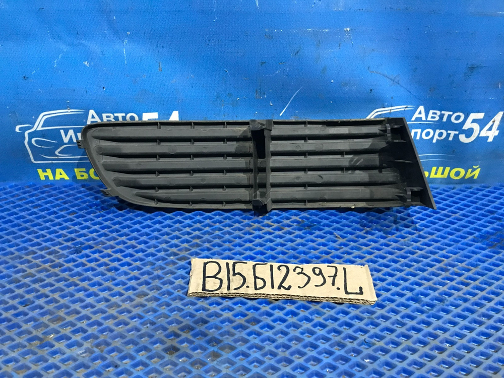 Заглушка бампера NISSAN SUNNY 2002-2004